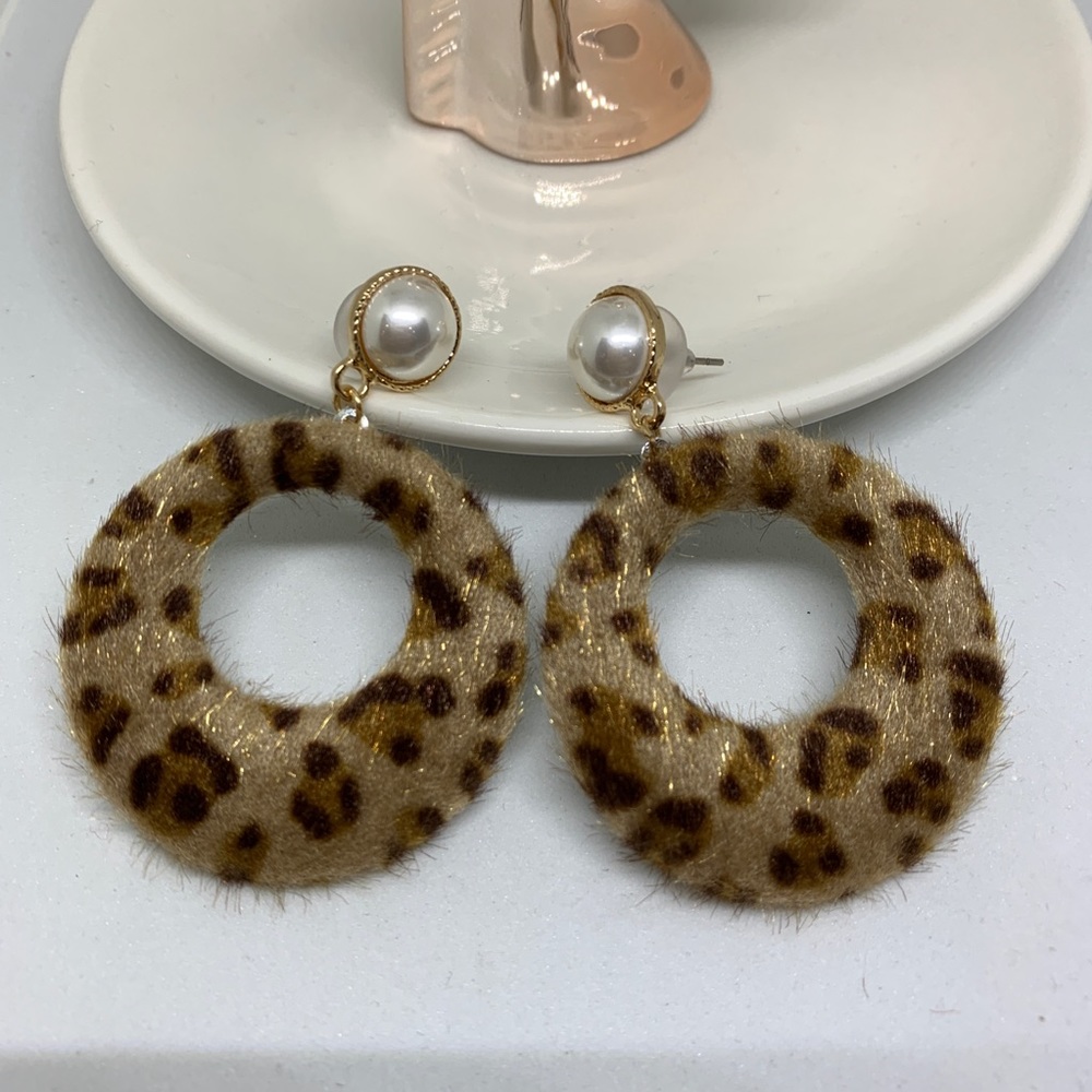 Pearl studs faux leopard fur circle drop earrings